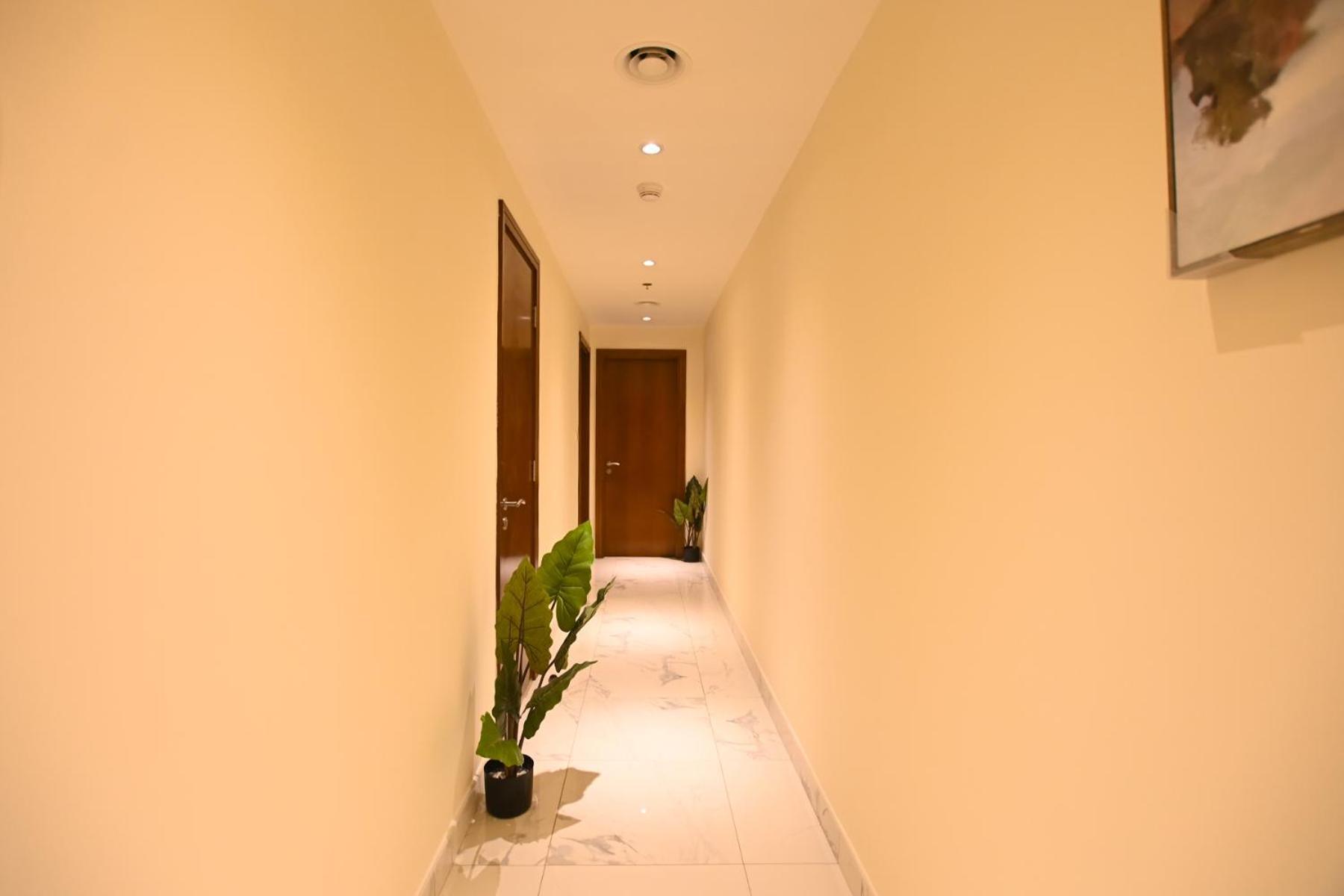 Brown Stone - Canal View Five Star Apartment