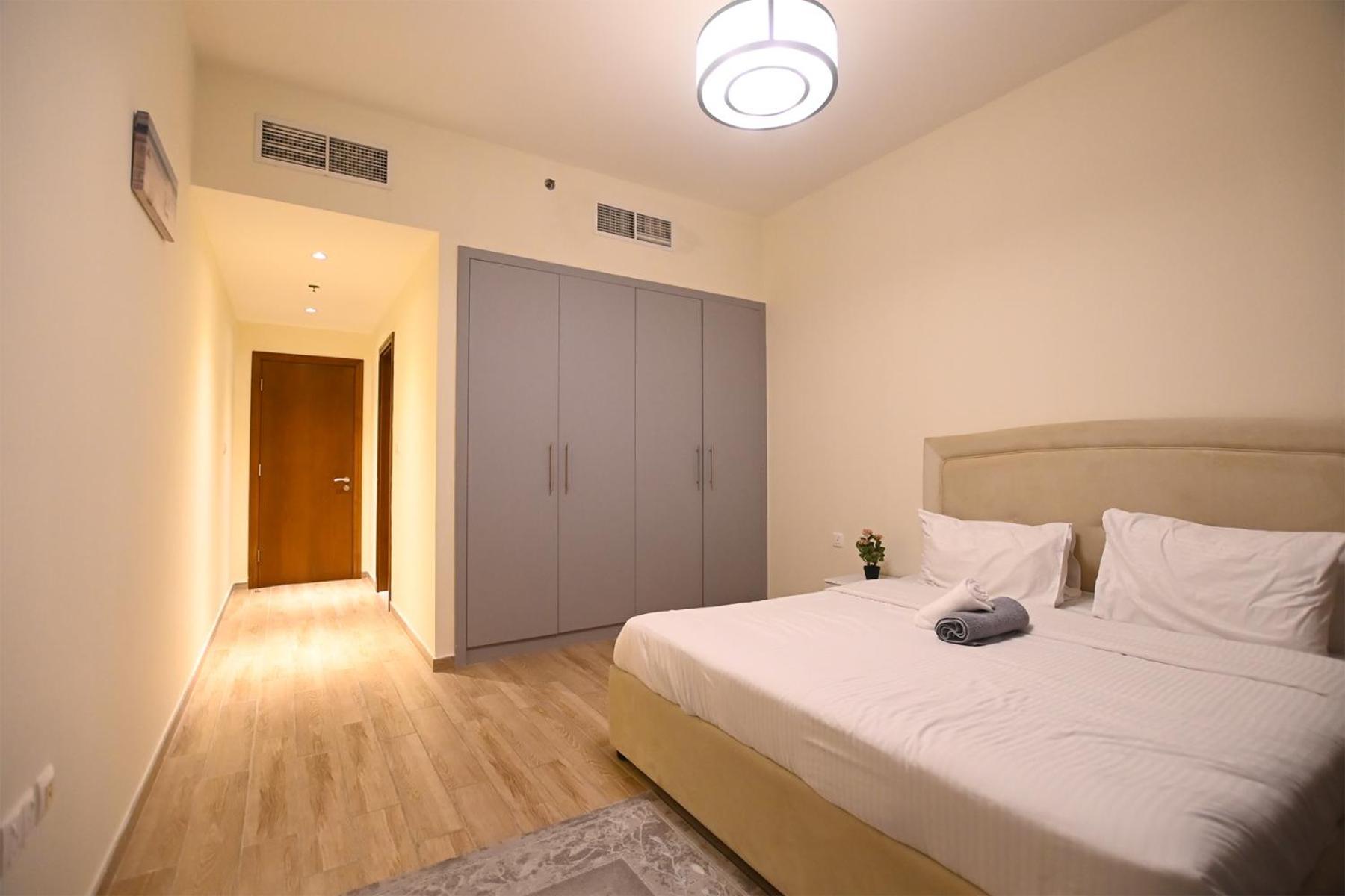 Apartment Brown Stone - Canal View Five Star Dubai