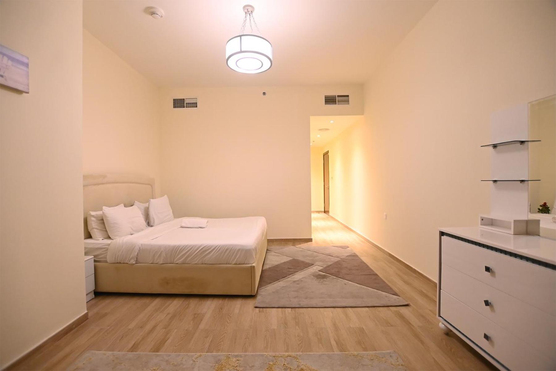 Brown Stone - Canal View Five Star Apartment